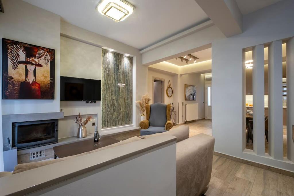 Maison De Luxx A10, Cozy Apartment With Garden In 拉里萨 外观 照片