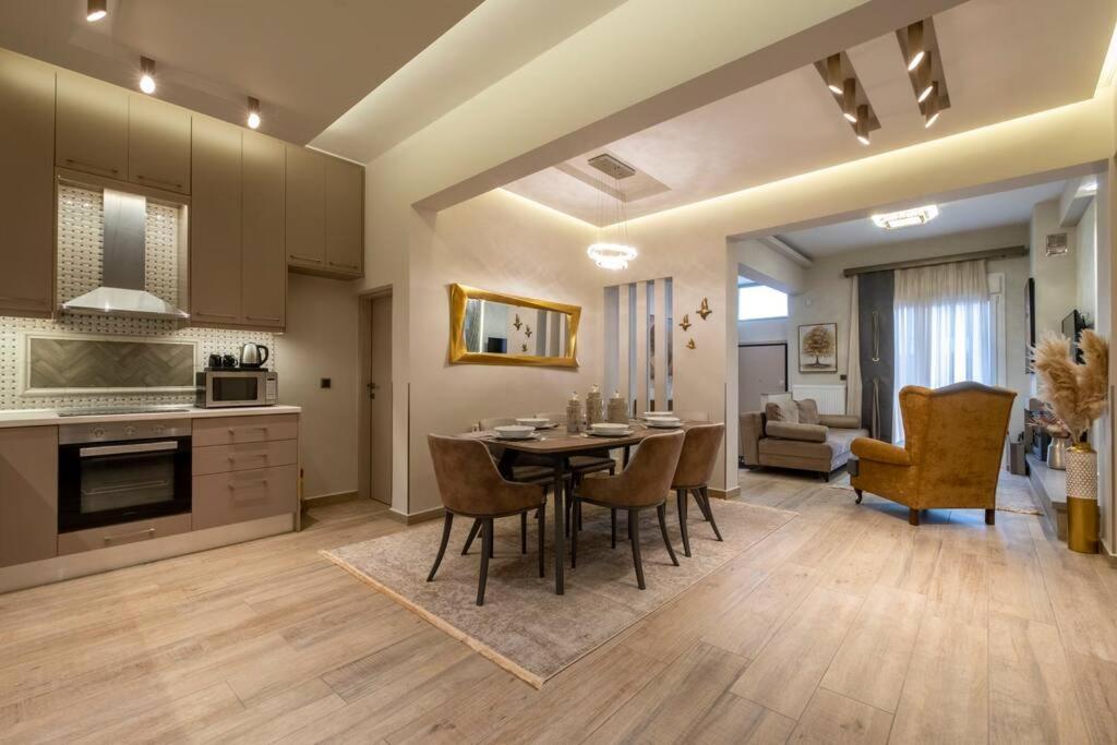 Maison De Luxx A10, Cozy Apartment With Garden In 拉里萨 外观 照片